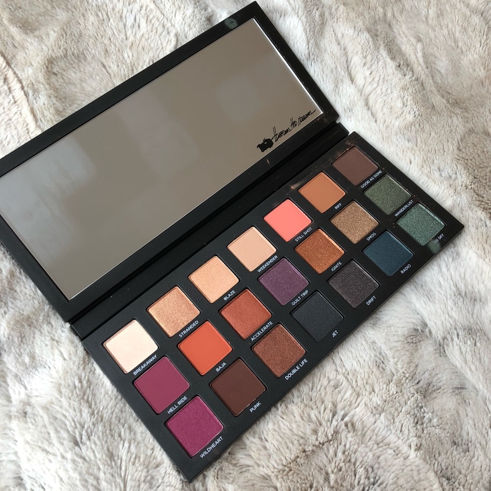 Urban Decay Born To Run Eyeshadow Palette